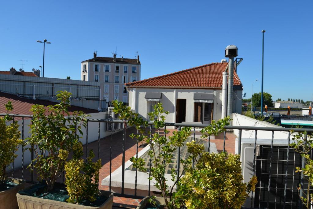 Le Cheval Noir Hotel Paris Pantin Exterior foto